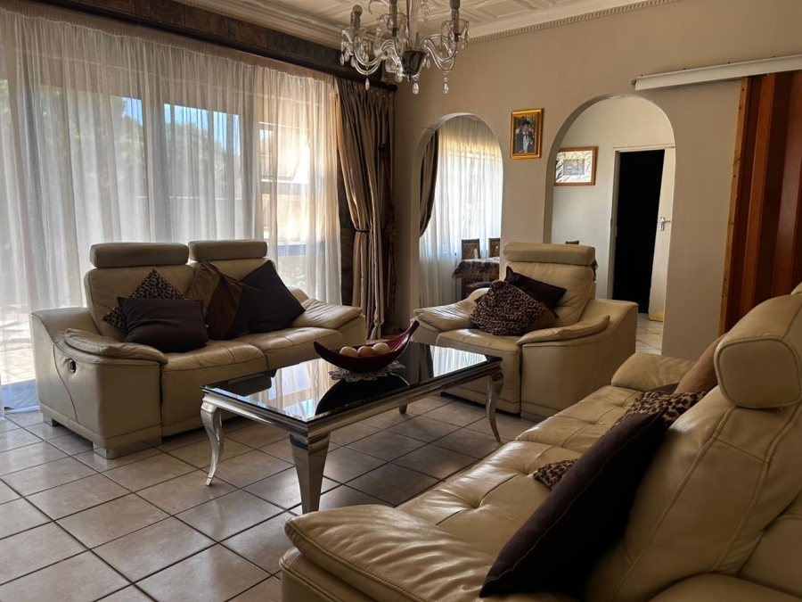 4 Bedroom Property for Sale in Uitsig Free State